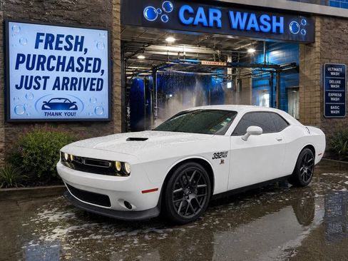 Used 2018 Dodge Challenger R/T Scat Pack RWD image 1