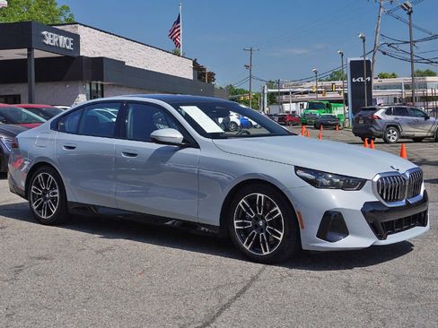 Used 2024 BMW 540i xDrive w/ Executive Package AWD/4WD image 2