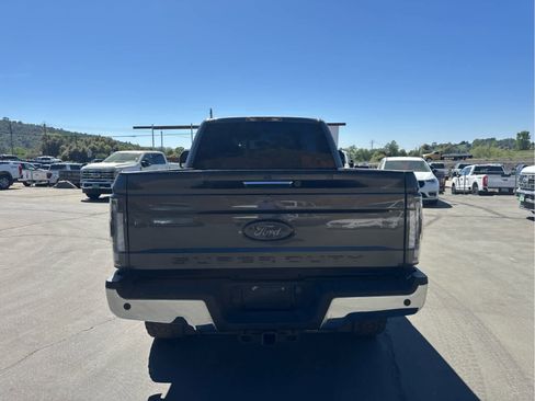 Used 2017 Ford F250 Lariat w/ Chrome Package image 6