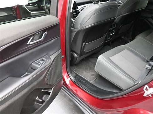 Used 2023 Jeep Grand Cherokee Laredo image 16