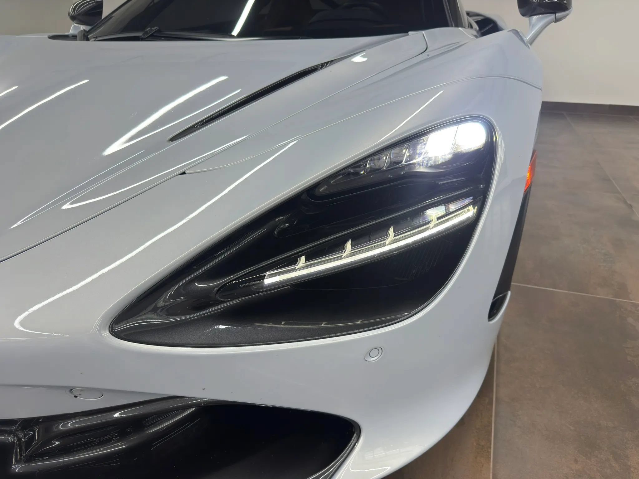 Used 2018 McLaren 720S RWD image 36