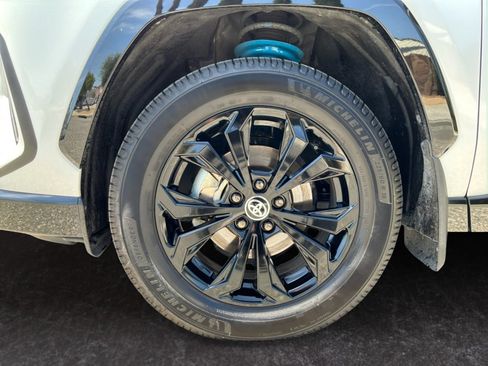 Used 2023 Toyota RAV4 XSE AWD/4WD image 9
