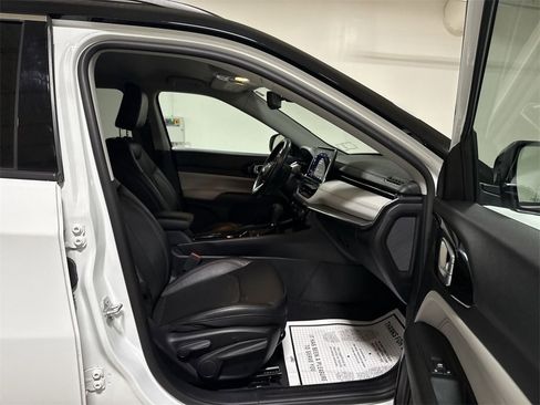 Used 2022 Jeep Compass Limited image 21