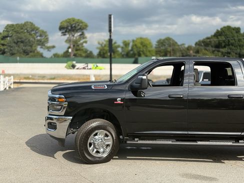 Used 2025 RAM 2500 Tradesman AWD/4WD image 11