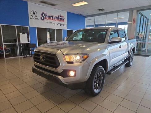 Used 2022 Toyota Tacoma SR5 w/ Technology Package RWD image 1