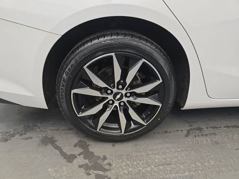 Used 2017 Chevrolet Malibu LT image 20