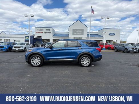 Used 2023 Ford Explorer Limited w/ Equipment Group 301A AWD/4WD image 2