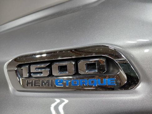 Used 2022 RAM 1500 Big Horn AWD/4WD image 16