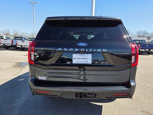 New 2026 Ford Expedition Active image 9