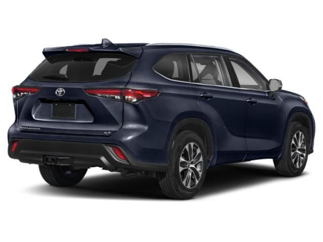 Used 2021 Toyota Highlander XLE AWD/4WD image 2