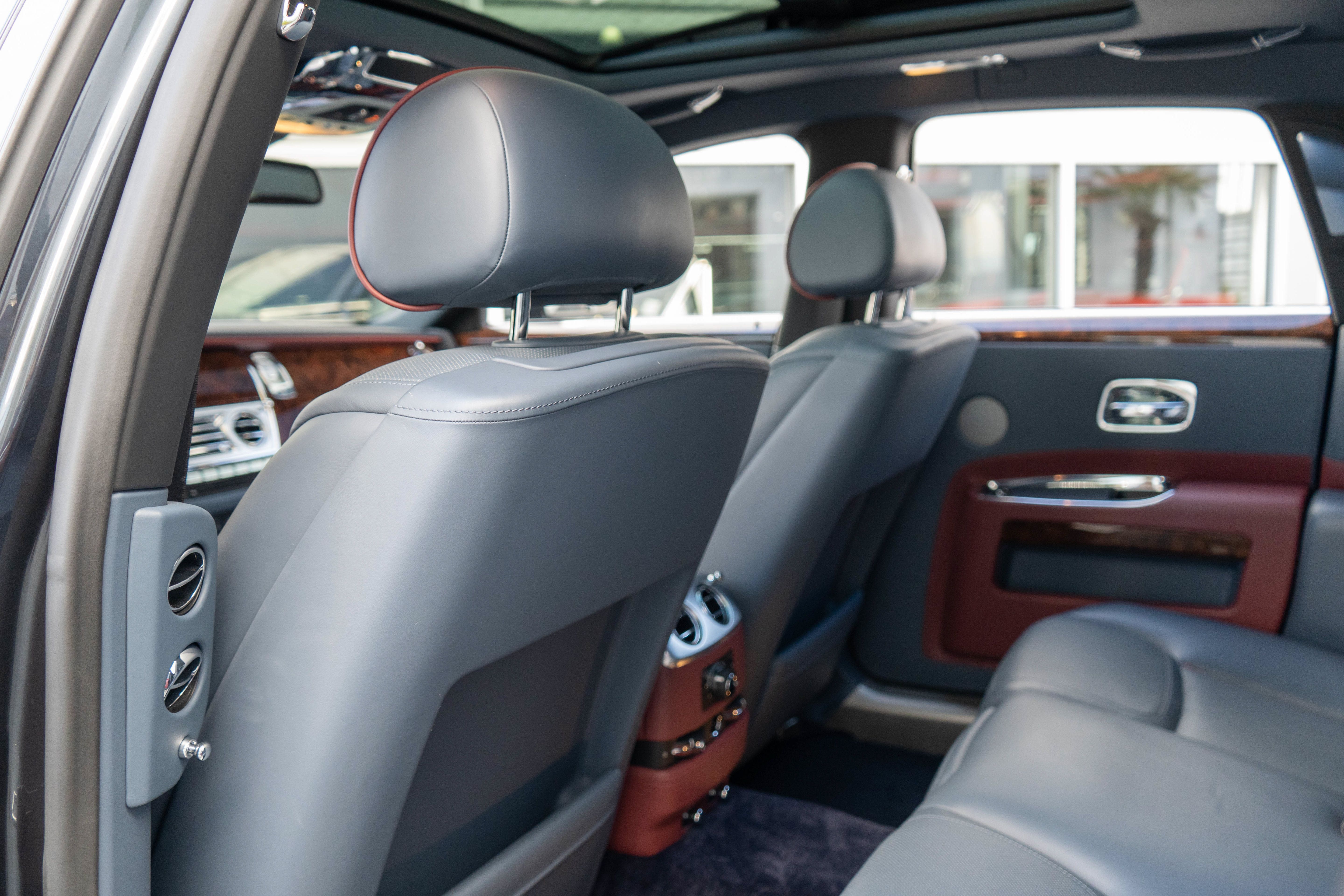 Used 2017 Rolls-Royce Ghost RWD image 29