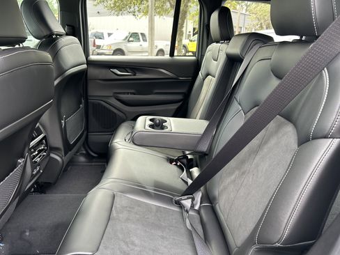 New 2025 Jeep Grand Cherokee Altitude image 38