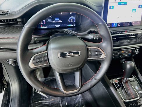 Used 2022 Jeep Compass Trailhawk w/ Trailhawk Elite Group AWD/4WD image 11
