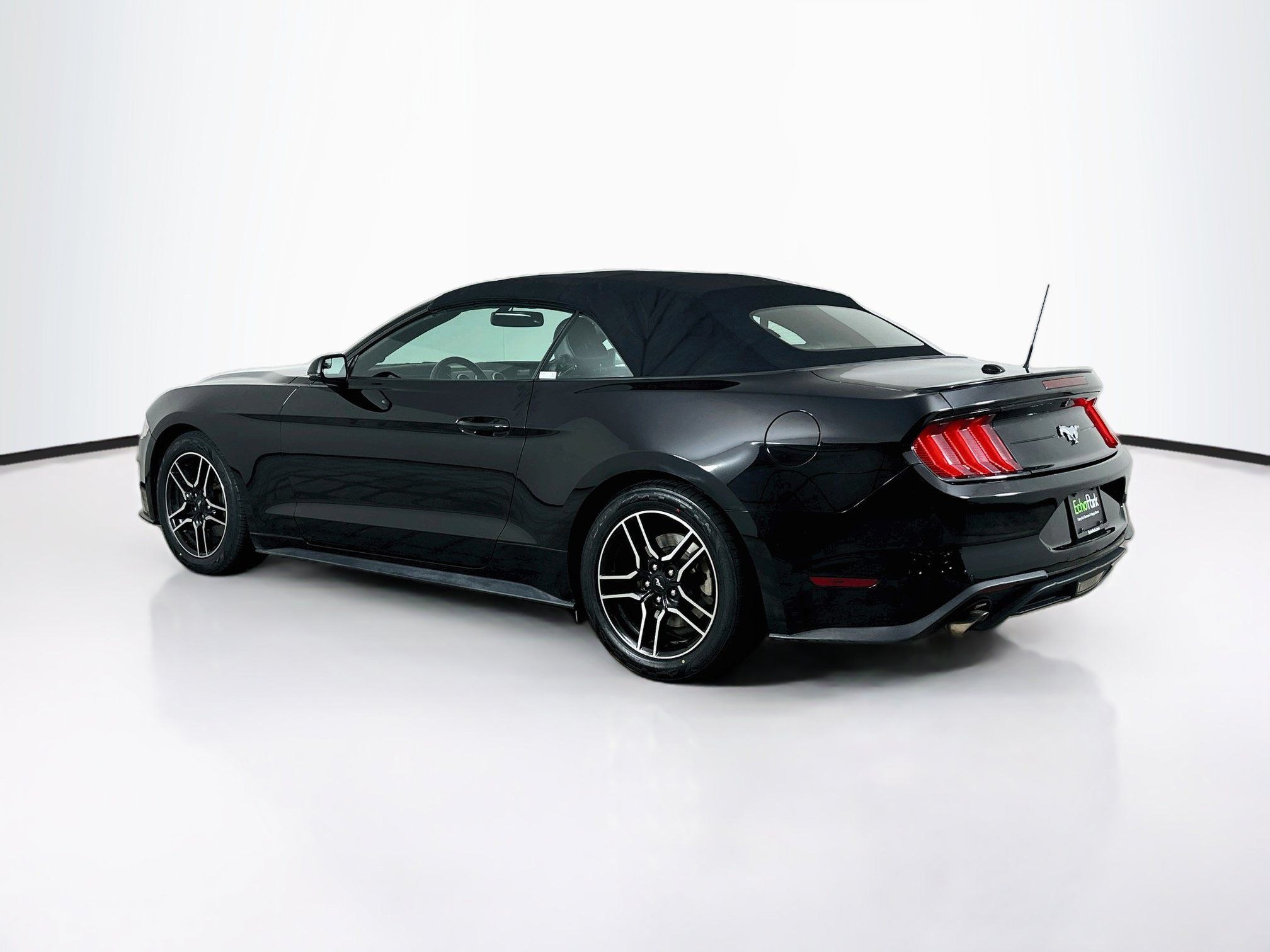 Used 2018 Ford Mustang Premium w/ Equipment Group 201A RWD image 5
