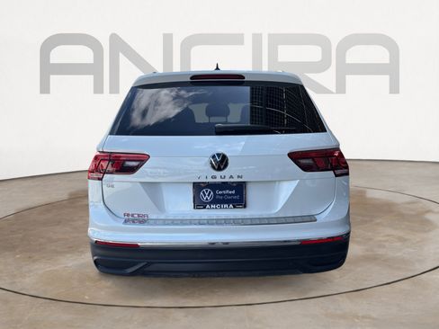 Used 2023 Volkswagen Tiguan SE w/ Panoramic Sunroof Package FWD image 9