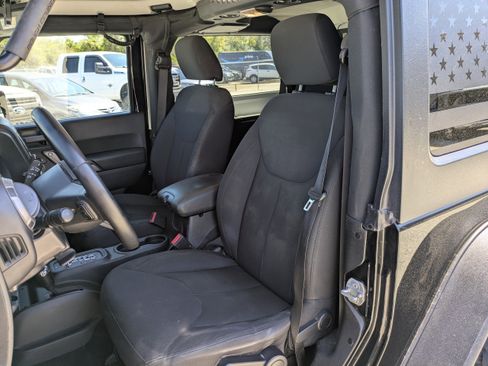 Used 2018 Jeep Wrangler Sport image 18