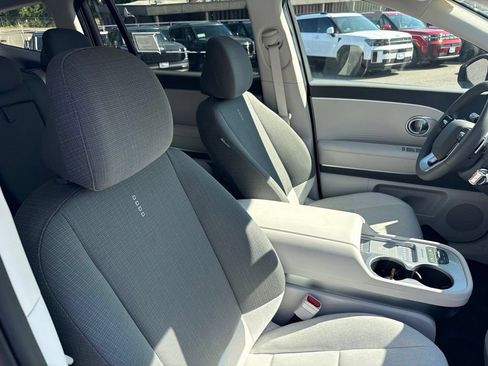 Certified 2026 Hyundai Ioniq 9 SE AWD/4WD image 8