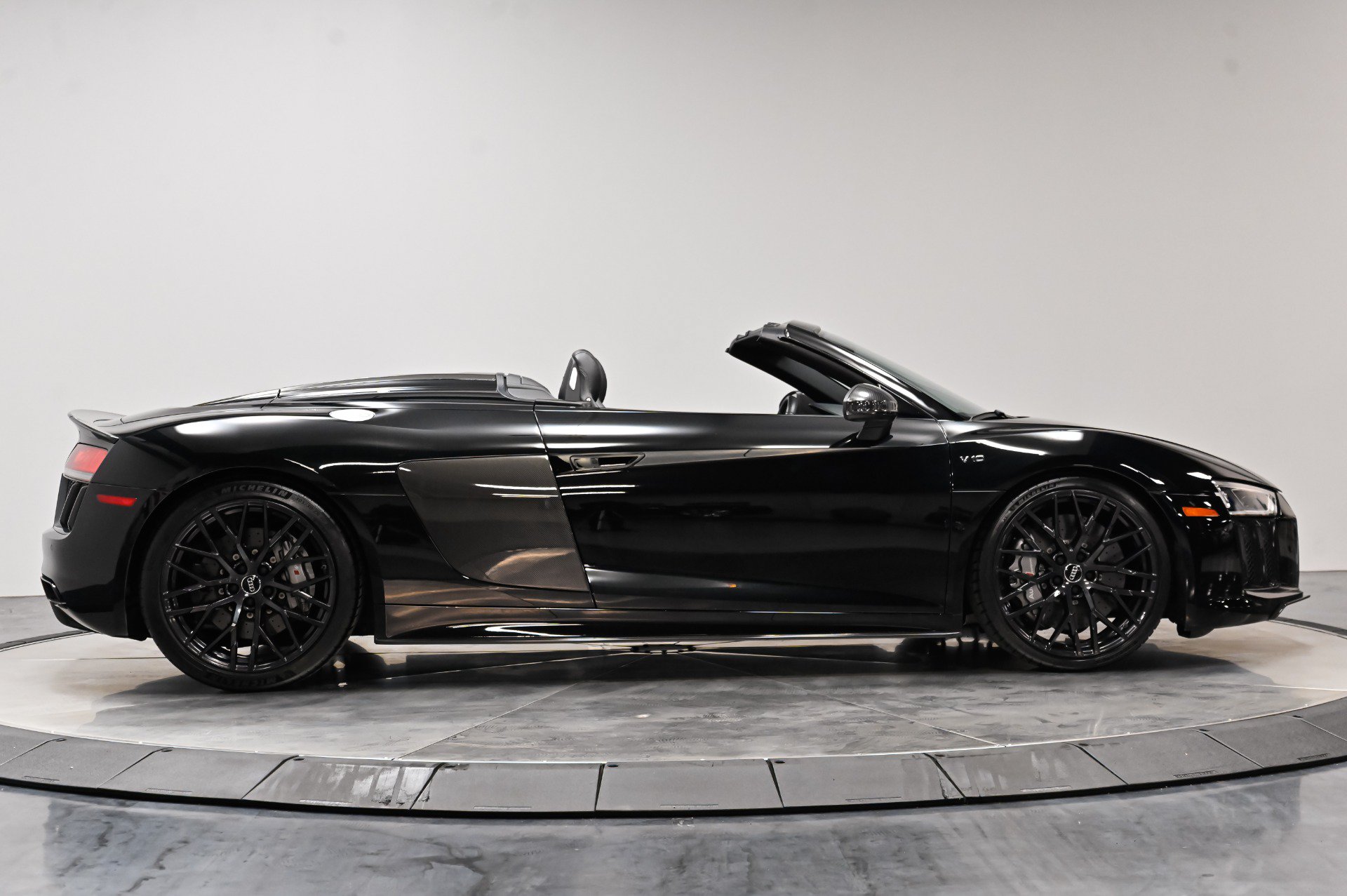 Used 2018 Audi R8 V10 plus AWD/4WD image 13
