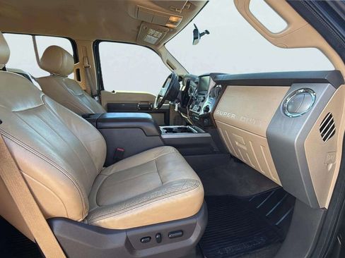 Used 2013 Ford F250 Lariat w/ Lariat Interior Pkg image 14