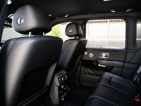 Used 2023 Rolls-Royce Cullinan AWD/4WD image 30
