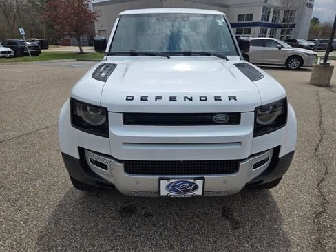 Used 2025 Land Rover Defender 110 S AWD/4WD image 8