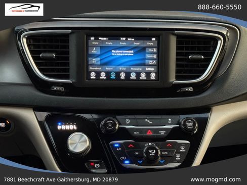 Used 2017 Chrysler Pacifica Touring-L FWD image 40