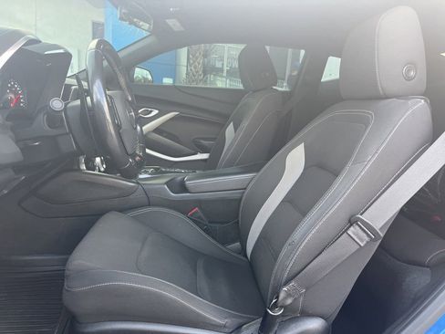 Used 2018 Chevrolet Camaro SS RWD image 6