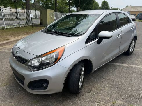 Used 2013 Kia Rio EX w/ Convenience Pkg FWD image 3