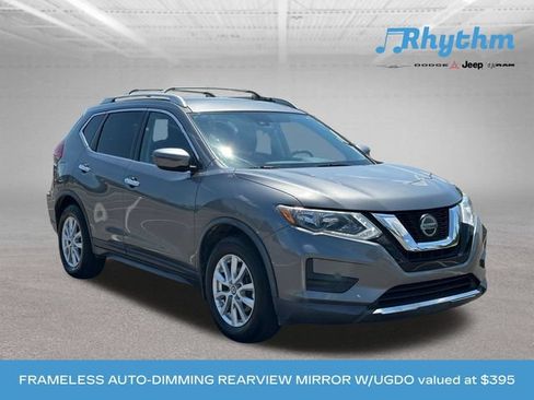 Used 2019 Nissan Rogue SV FWD image 1