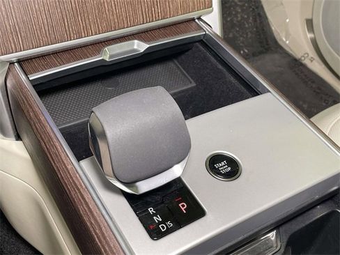 Used 2024 Land Rover Range Rover SE image 37