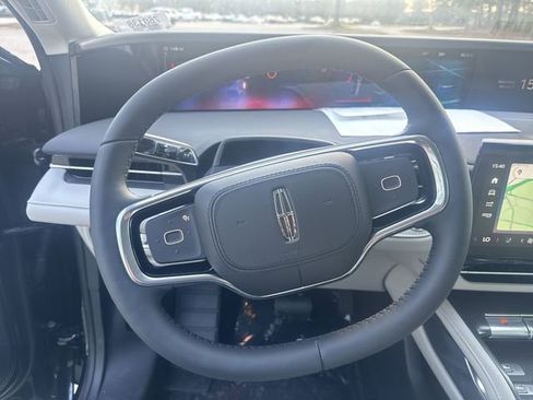 New 2026 Lincoln Nautilus Premier image 14