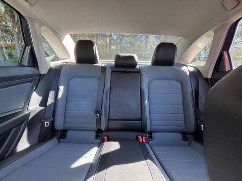 Used 2025 Volkswagen Jetta SE image 38