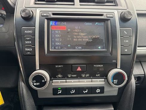 Used 2012 Toyota Camry SE image 28