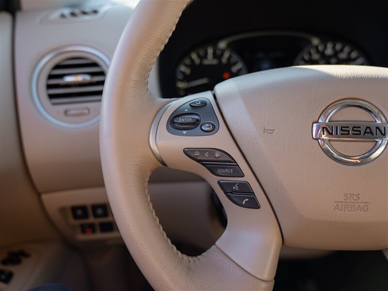 Used 2015 Nissan Pathfinder Platinum FWD image 29