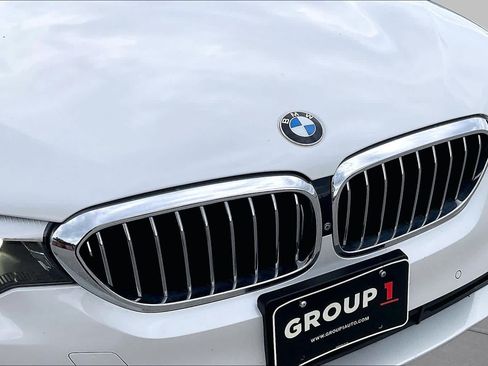 Used 2019 BMW 530i w/ Luxury Package RWD image 27