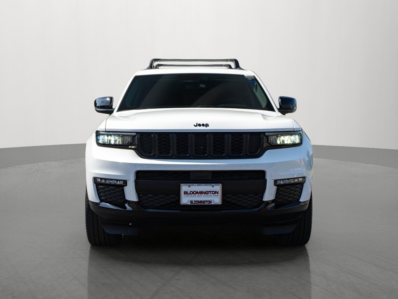 Used 2023 Jeep Grand Cherokee L Limited w/ Black Appearance Package AWD/4WD image 2