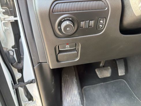 Used 2024 Jeep Wagoneer Series II AWD/4WD image 19