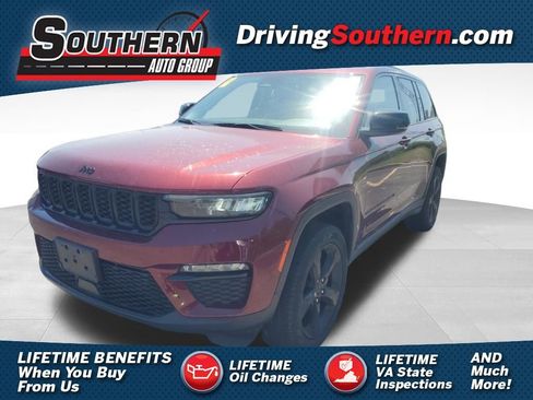 Used 2023 Jeep Grand Cherokee Limited w/ Black Appearance Package AWD/4WD image 1
