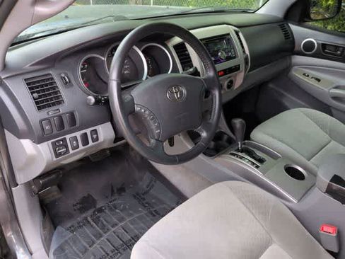 Used 2010 Toyota Tacoma PreRunner RWD image 10