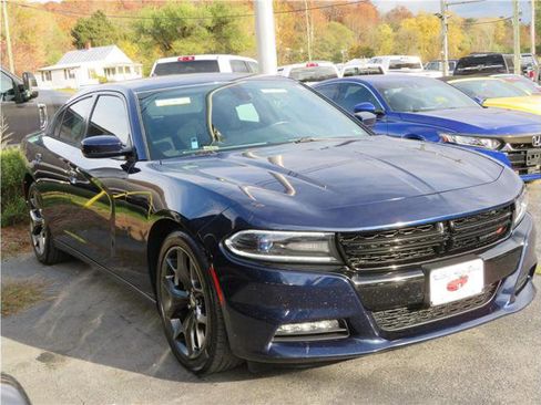 Used 2015 Dodge Charger SXT w/ Driver Confidence Group image 15