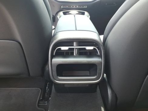 Used 2025 Mercedes-Benz E 350 4MATIC Sedan image 29