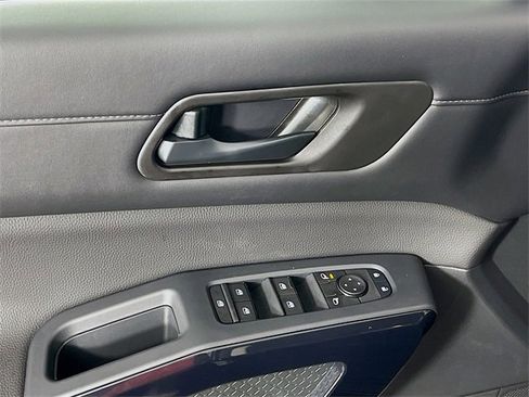 New 2025 Nissan Pathfinder SV image 17