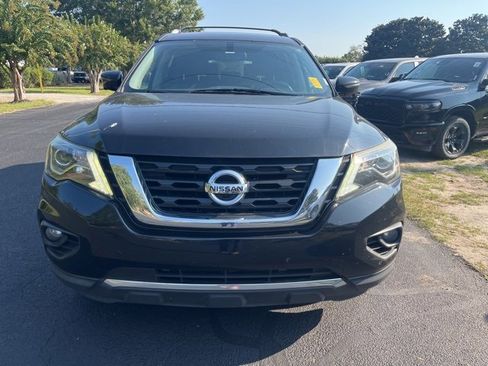 Used 2017 Nissan Pathfinder Platinum image 8