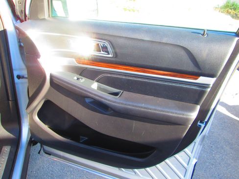 Used 2016 Ford Explorer Limited w/ Equipment Group 301A image 15