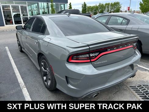 Used 2018 Dodge Charger SXT Plus RWD image 4