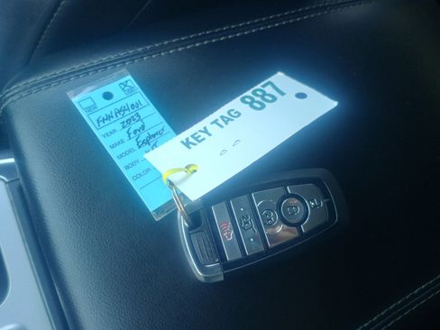 Certified 2023 Ford Explorer XLT w/ Equipment Group 202A image 34