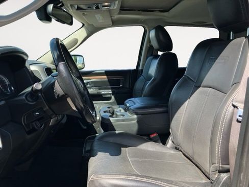 Used 2017 RAM 1500 Laramie w/ Convenience Group image 10