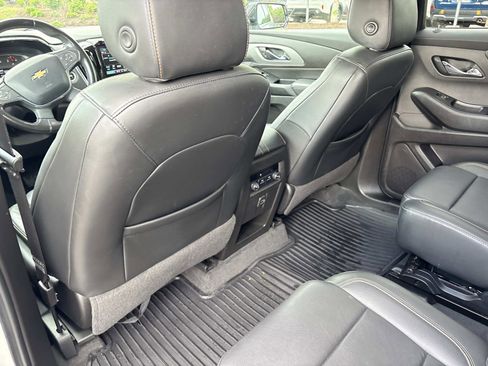 Used 2019 Chevrolet Traverse LT w/ LPO, Blackout Package AWD/4WD image 28