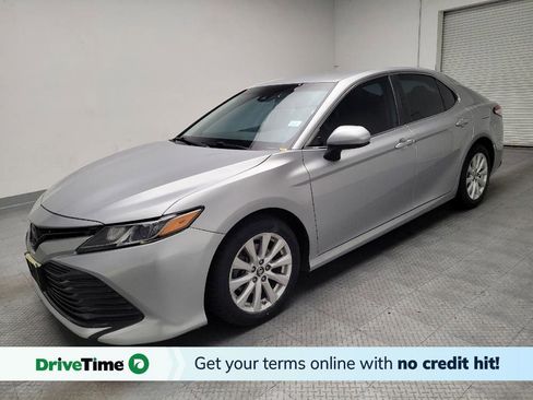 Used 2019 Toyota Camry LE FWD image 1