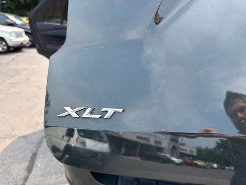 Used 2024 Ford Explorer XLT AWD/4WD image 16